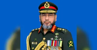 অস্ট্রেলিয়া ও যুক্তরাষ্ট্রে সরকারি সফর শেষে দেশে ফিরেছেন সেনাপ্রধান